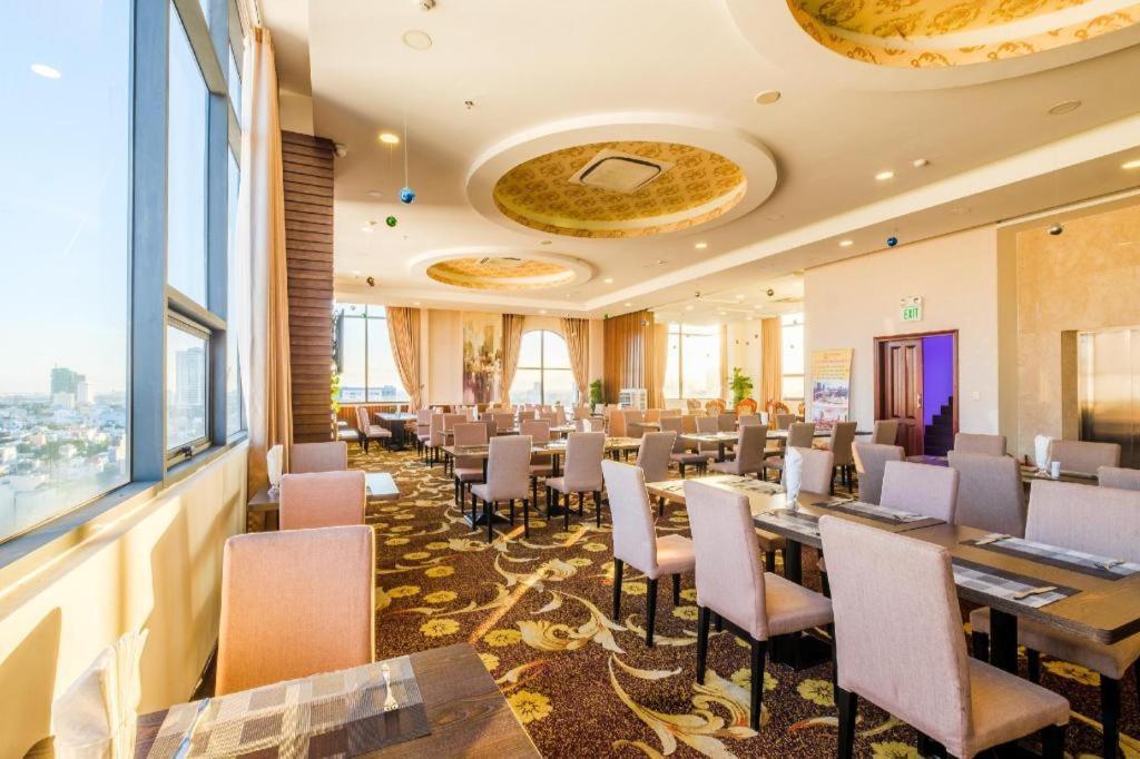 Gic Land Hotel Дананг Екстериор снимка