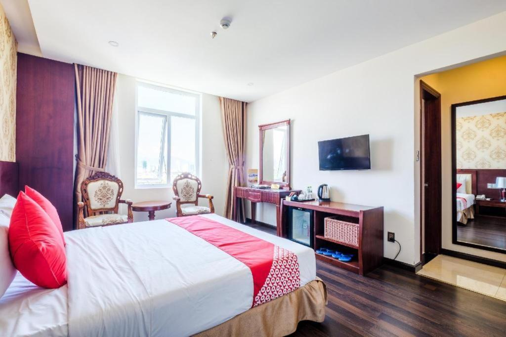 Gic Land Hotel Дананг Екстериор снимка
